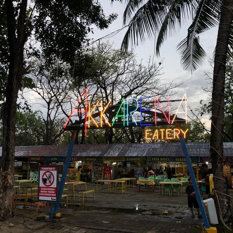 pantai akkarena makassar