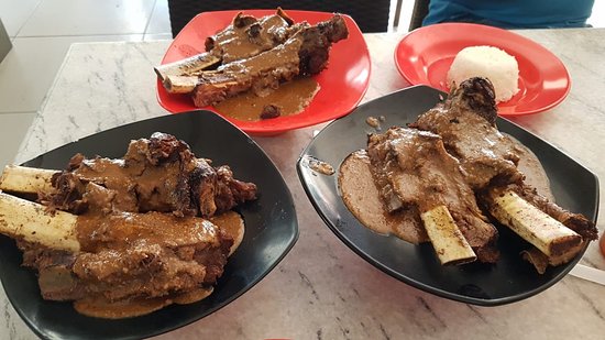 sop konro karebosi tempat makan di makassar