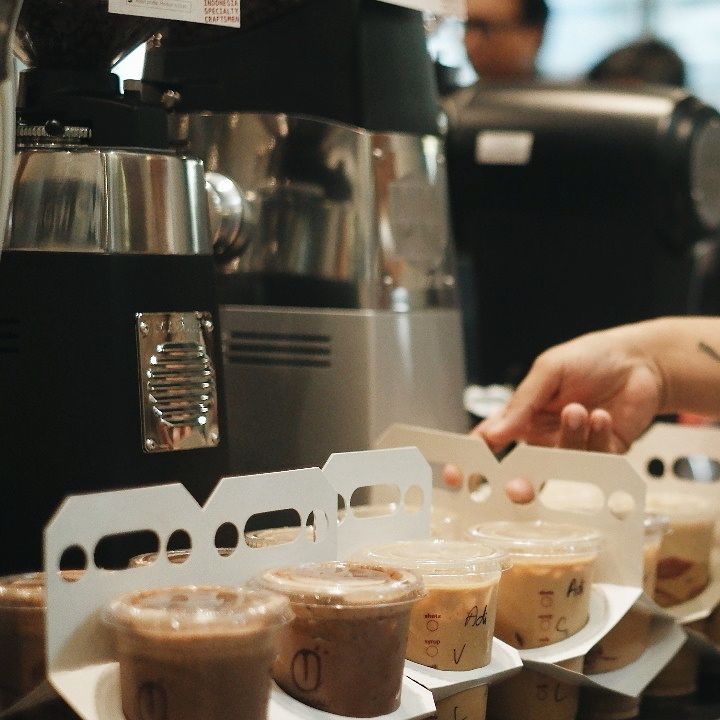 kopi di anomali makassar