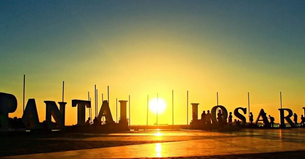 wisata pantai losari makassar