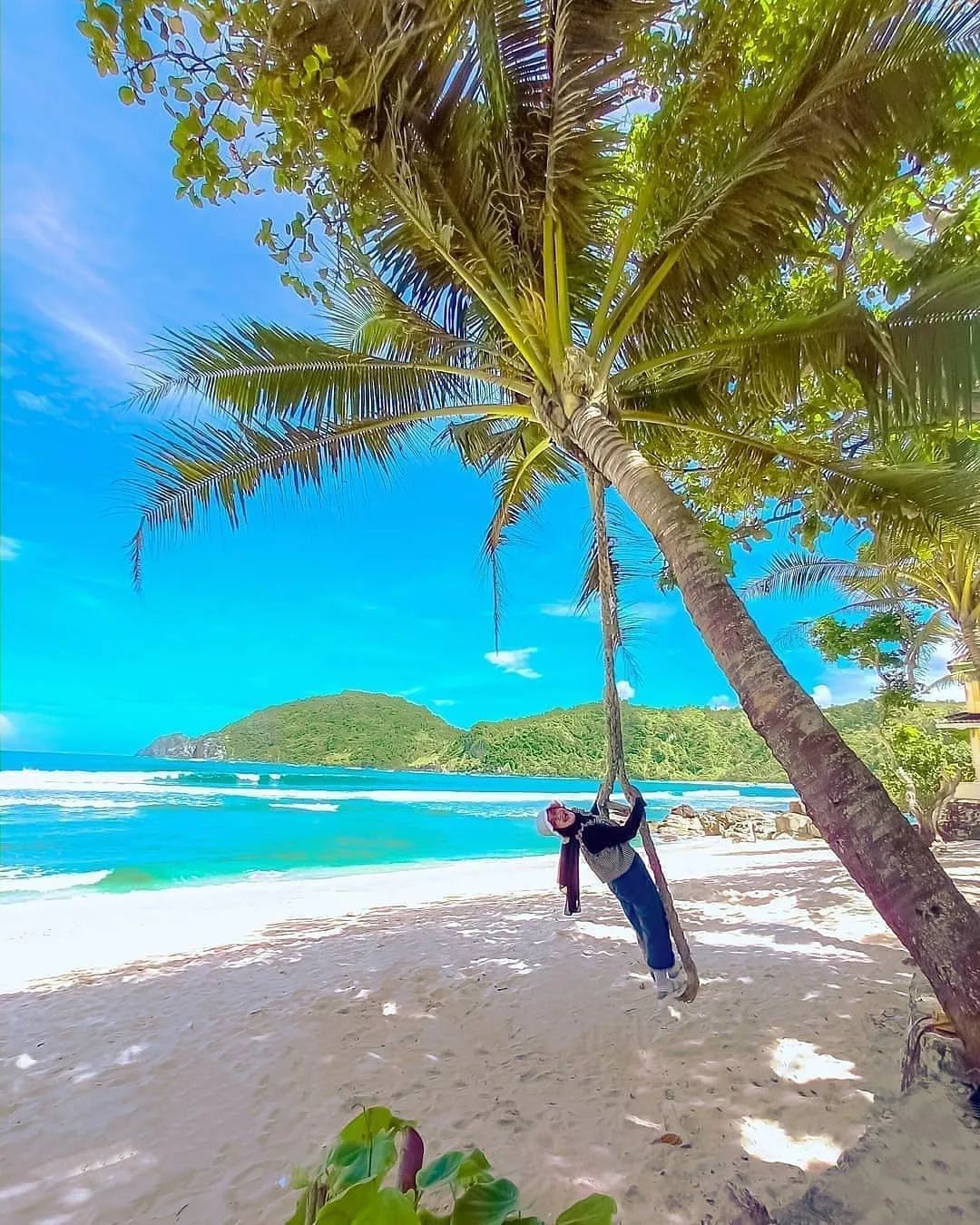 view cantik pantai di jogja