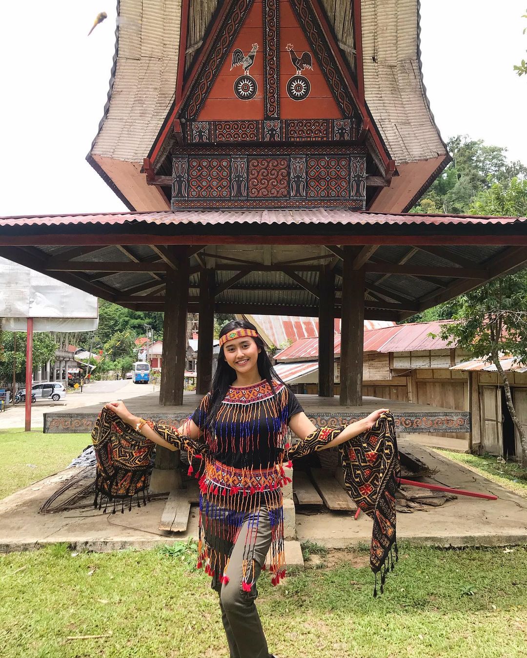 pakaian adat toraja